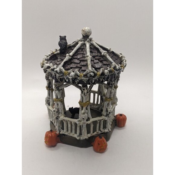 Lemax Spooky Town Skeleton Gazebo 73609 Halloween Village Retired 2007 with Box - Picture 3 of 8